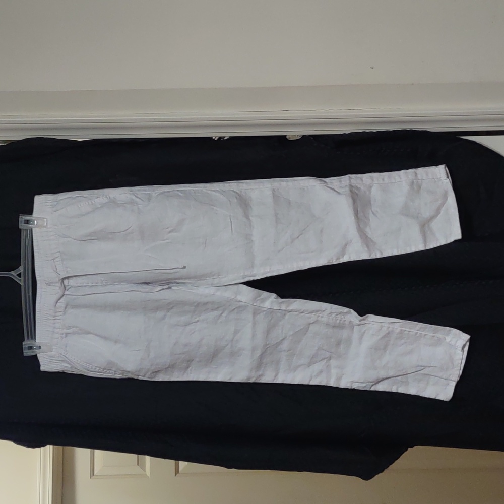 Woman's linen pants